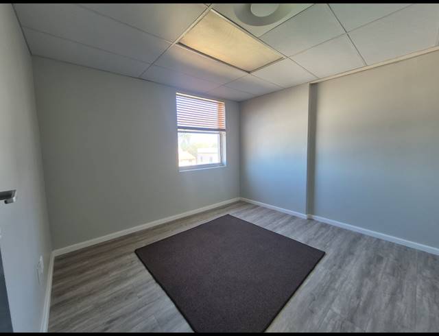 26M² OFFICE TO LET IN WYNBERG